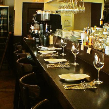 Eight counter seats are popular with one person and men! Please use Fenice for everyday use.Chat with the chef on seasonal menus and recommended wines.