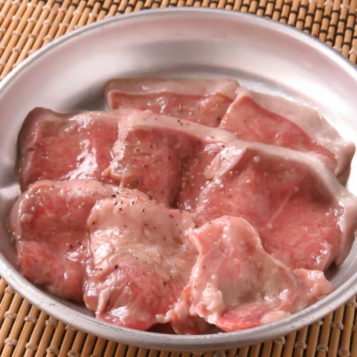 【あっさりヘルシー♪】たん好き必見!コリコリとした歯ごたえがクセになる☆豚たん(塩・味噌)各640円(税込)