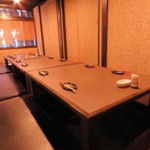 The sunken kotatsu seats can be connected to accommodate up to 12 people!