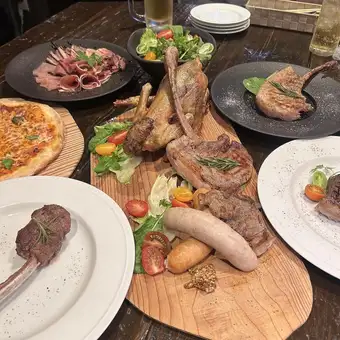 女子会&肉コース☆飲み放題120分付き！肉料理とデザートの全7品　6000円（税込）