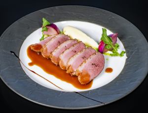 鴨のロースト オレンジ風味のソース