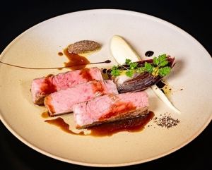 熊本県産あか牛のロースト マデラソース