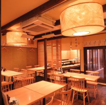 Perfect for all kinds of banquets! Up to 50 people can be accommodated using tables and sunken kotatsu seats.