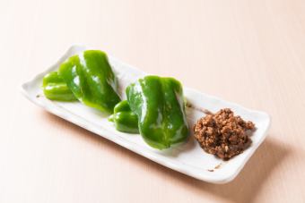 Crisp green peppers, a specialty of Shin-Fukuoka