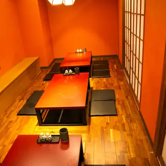 中団体まで利用可な掘りごたつ個室も完備！最大14名様迄利用可能です！