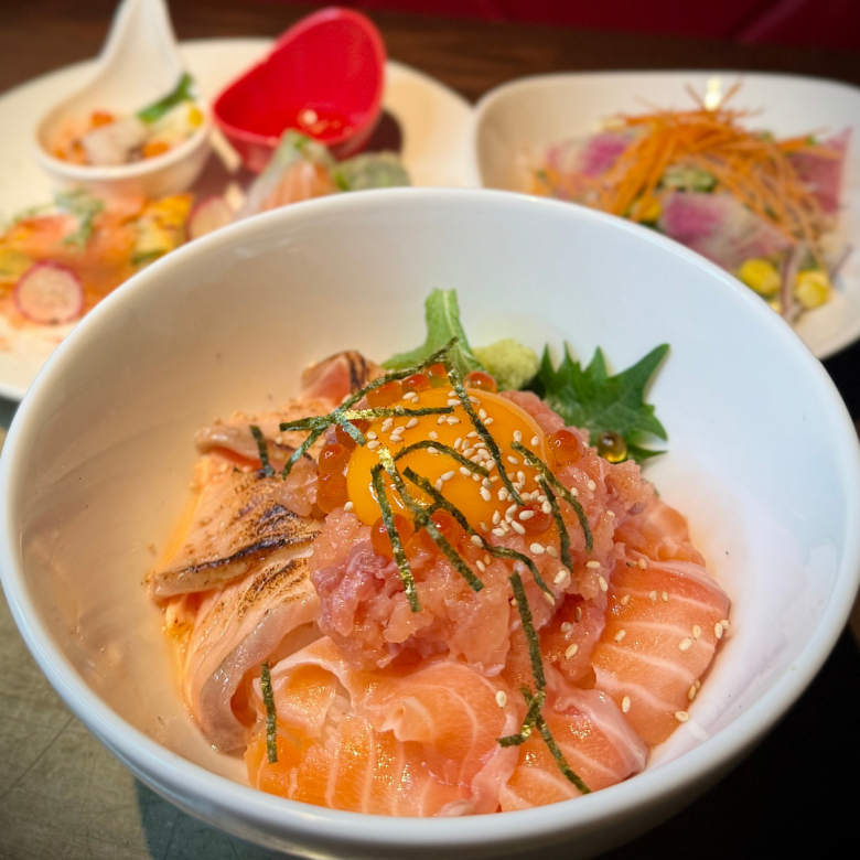 サーモン尽くしスペシャルTKG丼セット