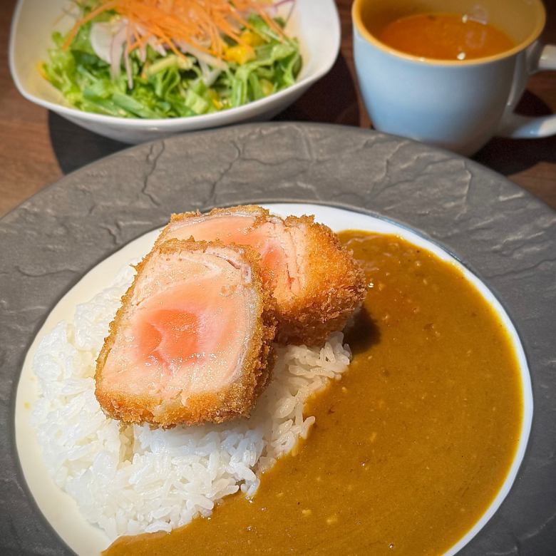（夏季限定）サーモンレアカツカレーランチ