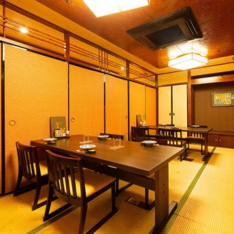 It is a completely private room that is ideal for dinners, gatherings with relatives, legal affairs and alumni associations.The spacious tatami-mat Japanese-style table seats are popular because they are easy to sit on and your feet are comfortable.Acrylic dividers are also available upon request, so please contact us.