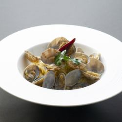 Vongole pasta with plenty of clams