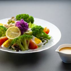 Steamed chicken deli-style healthy salad