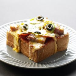 Authentic MIX pizza toast