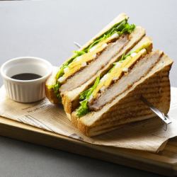 mince cutlet hot sandwich
