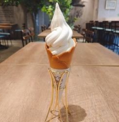 Soft serve ice cream set