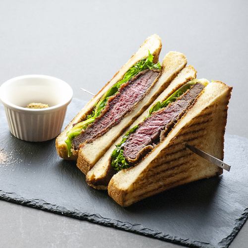 牛排三明治