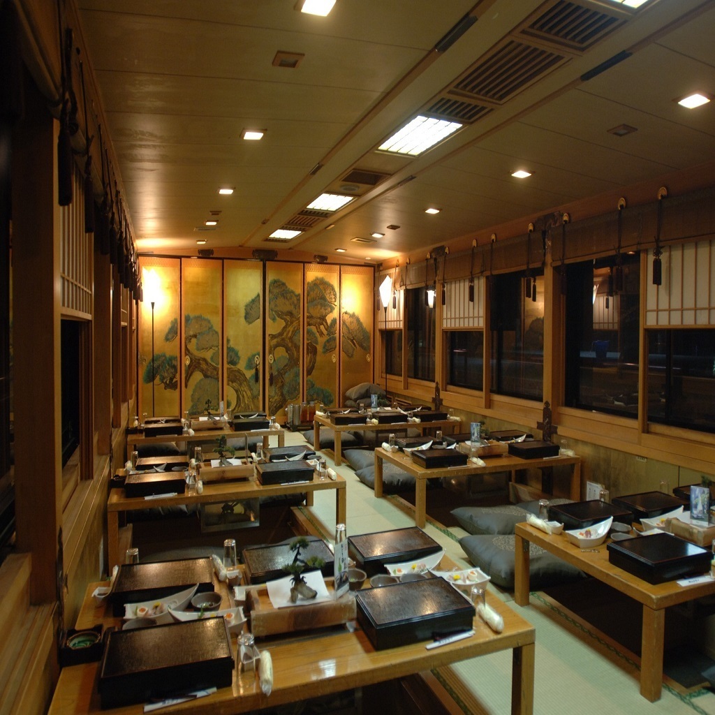 会社宴会・結婚式・二次会・同窓会などに上質なクルーズを♪