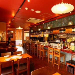 We accept reservations for private banquets for 40 people or more! If you rent out the entire store, the maximum capacity is 60 people.Seated: 50 people Standing: 60 people