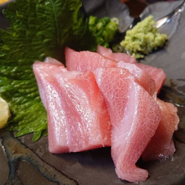 <Central market direct purchase> Raw tuna sashimi!