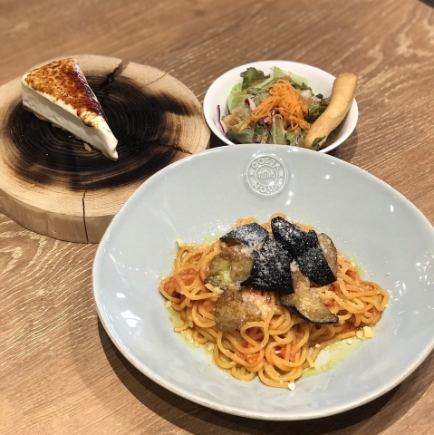 【工作日午餐特惠】意大利面+沙拉套餐,甜点任选2份,2,024日元(含税)
