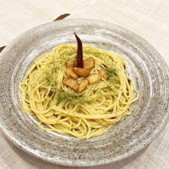 ゴロゴロにんにくのペペロンチーノ