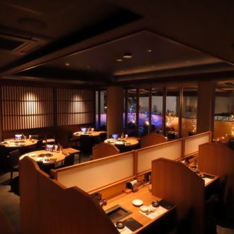 最大60名様まで可能な広々とした空間は、団体様での大型宴会にも最適です。洗練されたモダンな店内で、ワンランク上の焼肉パーティーを楽しみませんか♪大人数でもゆったりと過ごせる上質な空間と、九州王者が誇る安楽牛のコースで、記憶に残るひとときをご提供いたします。会社のお集まりやイベントにぜひご利用ください。