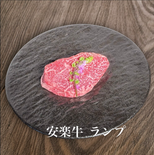 【極上の柔らかさを堪能】九州王者・安楽牛の希少なランプを厚切りで楽しむ至福の一皿