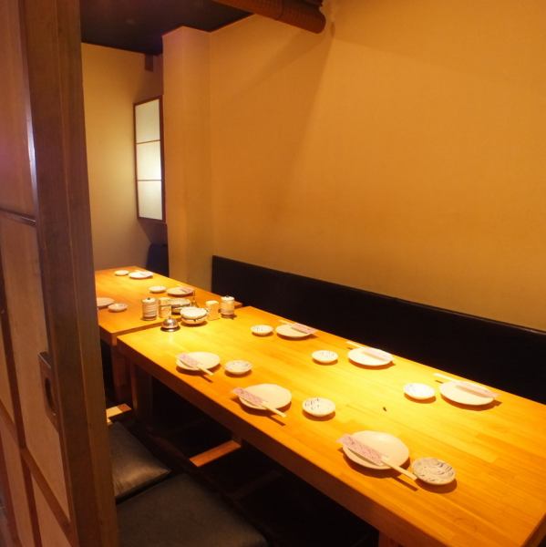 Lower the partition and make it a semi-private room ♪ Up to 6 people, whether with friends or couples