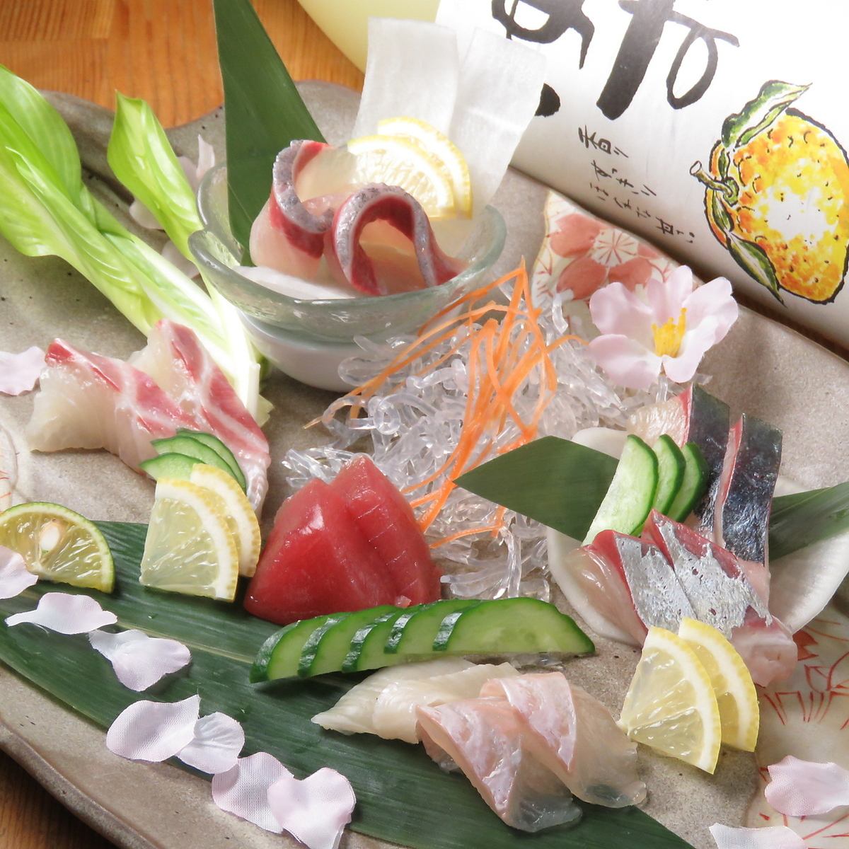 2 minutes walk from Kobe station! Not only delicious! Not only cheap! Seafood izakaya