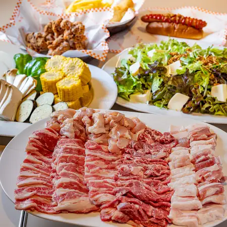 【2時間飲み放題付き】ホットブルズ貸切BBQプラン◆土日祝前:6500円
