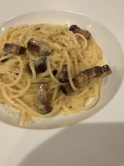 Spaghetti Carbonara with Homemade Bacon