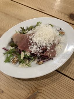 Prosciutto, Grana Padano Cheese and Nut Salad