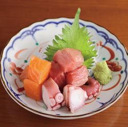欲張り３品盛り《まぐろ・サーモン・たこ》