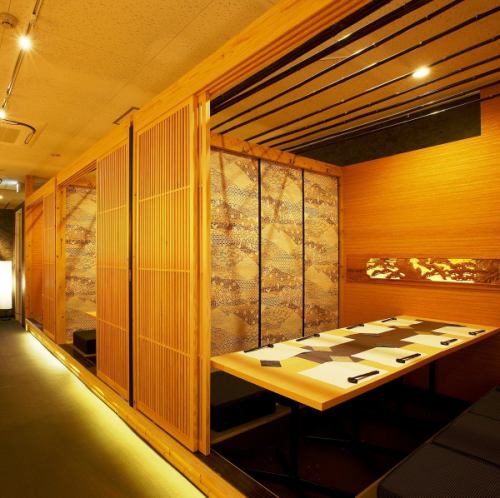 Completely private room can guide from 2 people.Private space without worrying about the surroundings ♪ Perfect for small banquets such as drinking parties, girls-only gatherings, dates and joint parties! You can relax.
