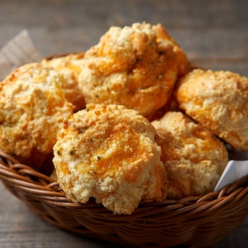 Cheese biscuits (2 pieces)