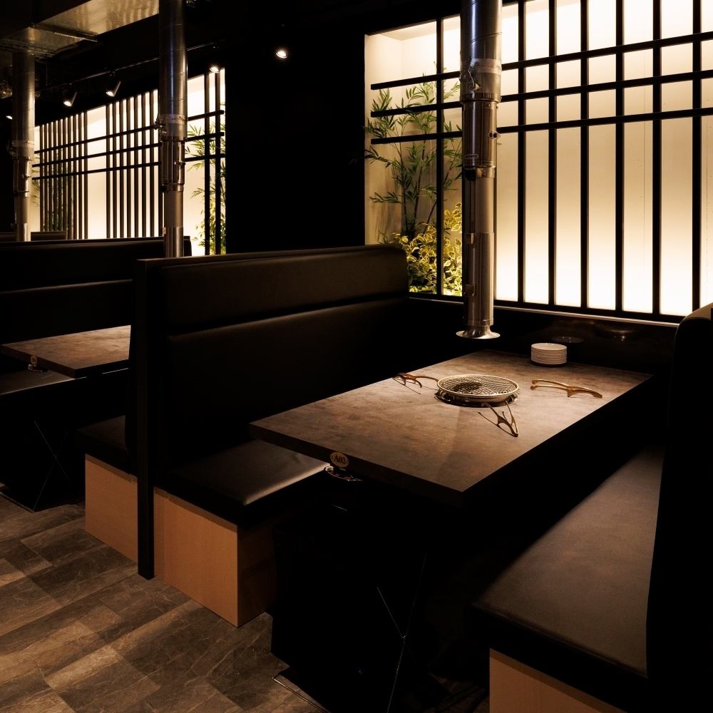 A modern Japanese space where two people can relax without hesitation, perfect for dates and anniversaries.