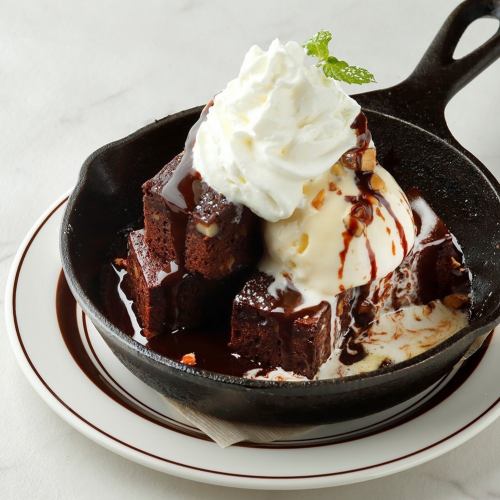 ホットブラウニーとバニラアイスクリーム