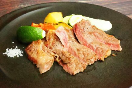 《Yorukaze Special Course》 8 luxurious dishes with premium rib roast of Japanese black beef and red beef