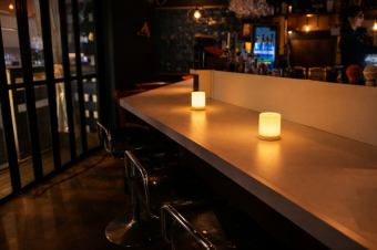 「1인 음료부터 가벼운 한잔까지 사용할 수 있는 카운터석」※석의 지정은 요망으로서 받습니다.빈 상황에 따라 희망에 따를 수없는 경우가 있습니다.