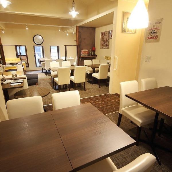 【店舗貸切】最大57名様まで対応可能。各種ご宴会やパーティー、会社のご利用やご友人との集まりなど、さまざまなシーンにご利用いただけます。周囲を気にせず特別なひとときをお過ごしください。