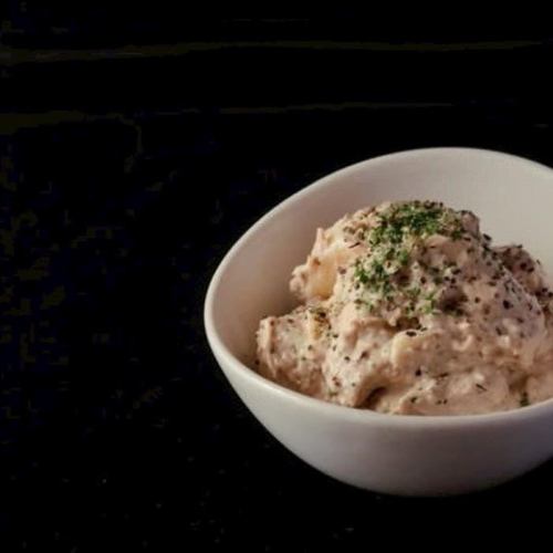 自家製コンビーフと蒸しポテト