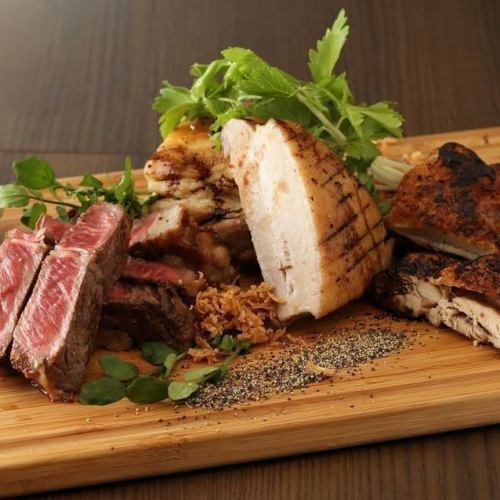 一份重達1公斤的什錦肉拼盤，真是太棒了！