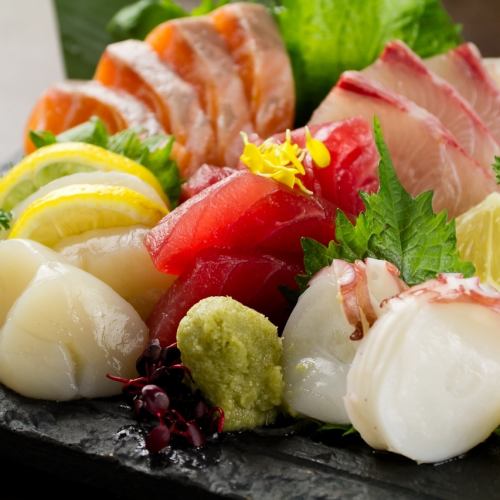 Assortment of 3 kinds of fresh sashimi