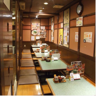 [Up to 20 people ◎] There are 4 seats for 6 people and 6 seats for 2 people who have a relaxing tatami mat.
