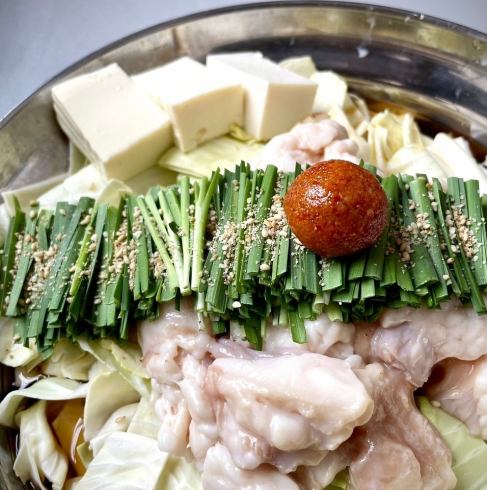 あなたはどっち派!?特製醤油VS濃厚味噌もつ鍋！是非ご賞味下さい