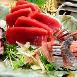 Assorted sashimi