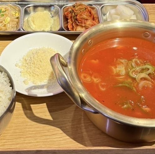 토마토 터콤탄