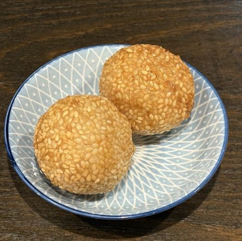 참깨 경단 1개