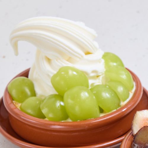 シャインマスカットのパフェ