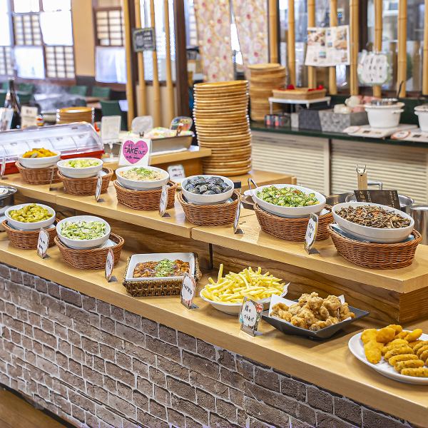 当店自慢のこだわり料理を味わえる豪華ビュッフェ：大人2300円（税込み）