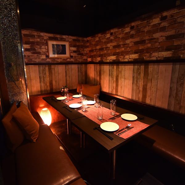 《All-you-can-eat yakitori and vegetable rolls in a private room with a night view! A popular izakaya in a private room in Shibuya》We have table seats where even a large number of people can comfortably sit.Leave it to us for group banquets! You can enjoy your banquet in a spacious space without worrying about your surroundings.Ideal for company drinking parties, banquets, and launches!