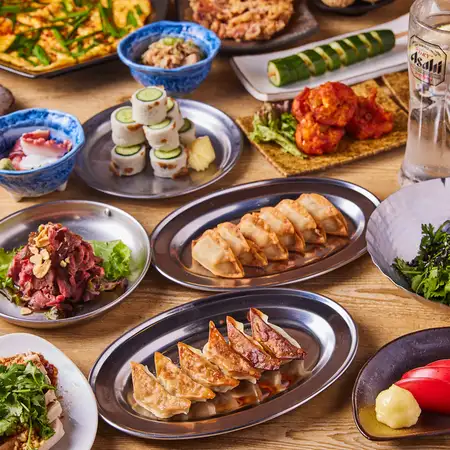●金-Kin-●人気No.1!名物餃子に海鮮ちらし付き宴会プラン!【8品3500円】120分飲み放題付き